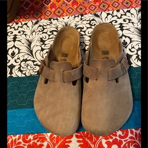 Size 38 Birkenstock clogs great condition! Barely worn